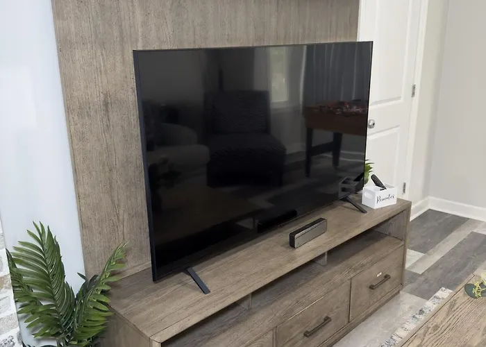Stylish 2bedroom W Games & Free Parking