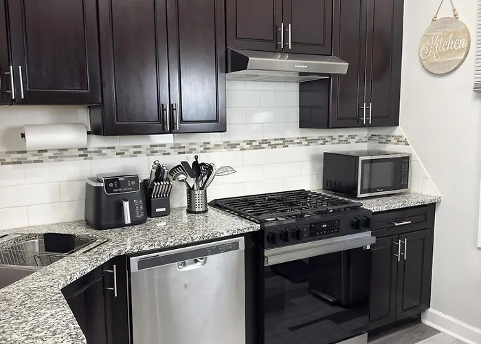 Stylish 2bedroom W Games & Free Parking * Chicago
