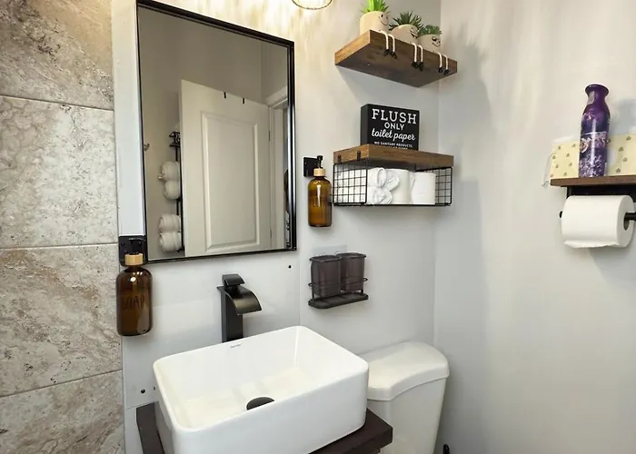 Stylish 2bedroom W Games & Free Parking * Chicago