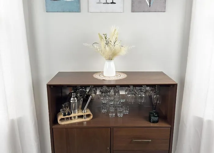 Stylish 2bedroom W Games & Free Parking *